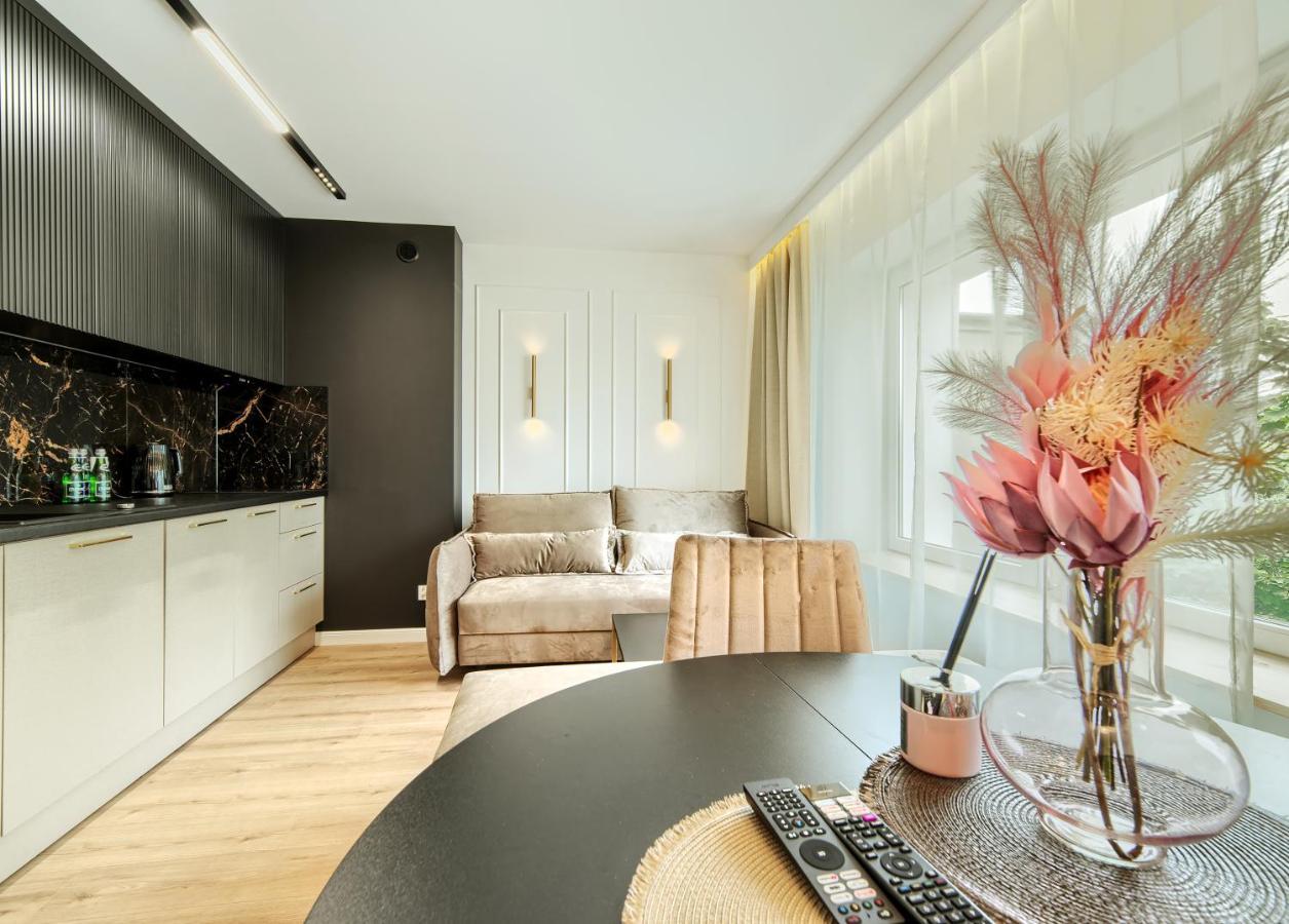 A&j Aparts Ii Apartment *
